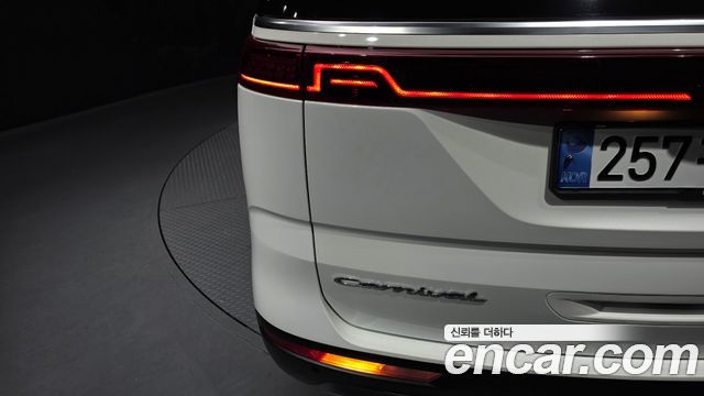 Kia Canival 2021 — photo 9