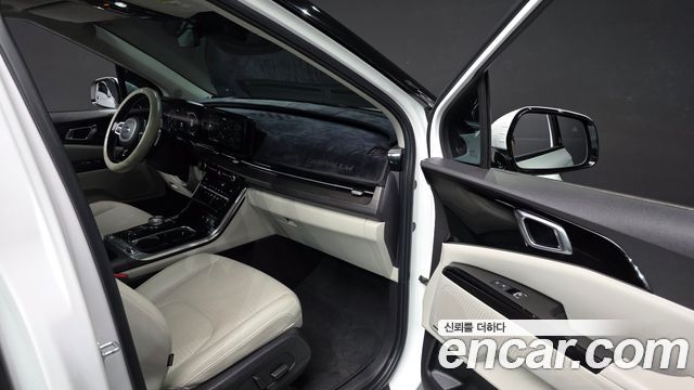 Kia Canival 2021 — photo 16