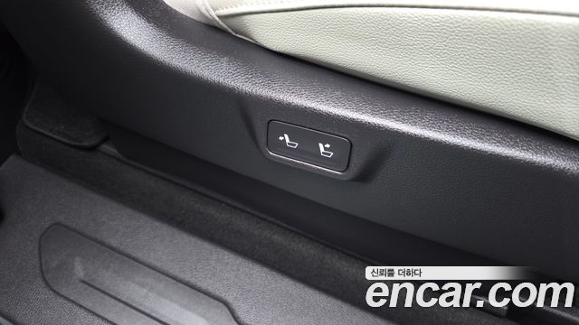 Kia Canival 2021 — photo 28