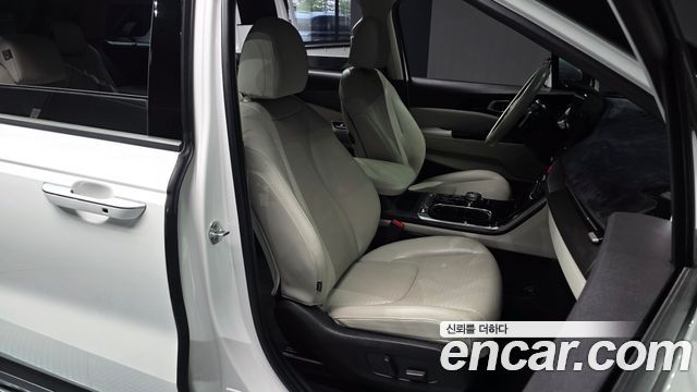 Kia Canival 2021 — photo 30