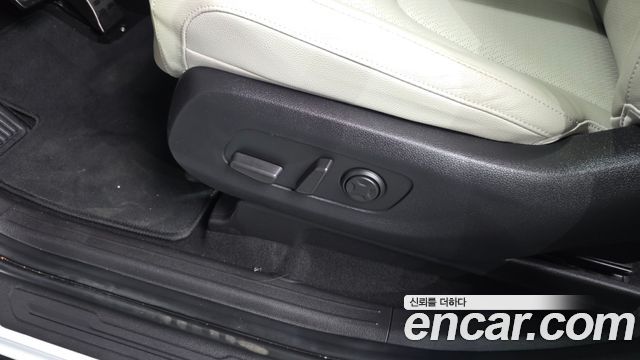 Kia Canival 2021 — photo 31