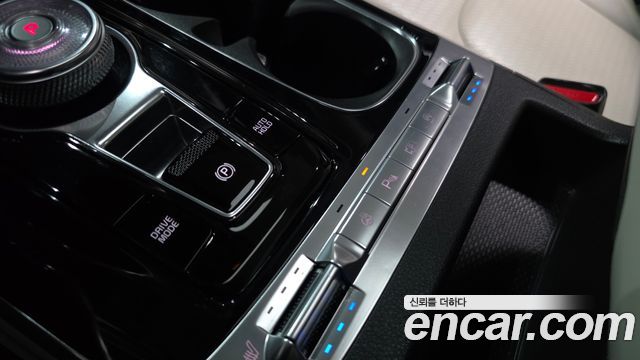 Kia Canival 2021 — photo 32