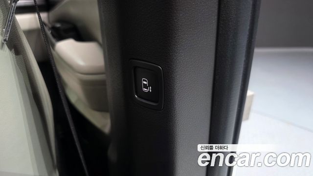 Kia Canival 2021 — photo 34