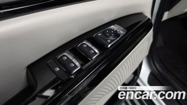 Kia Canival 2021 — photo 36
