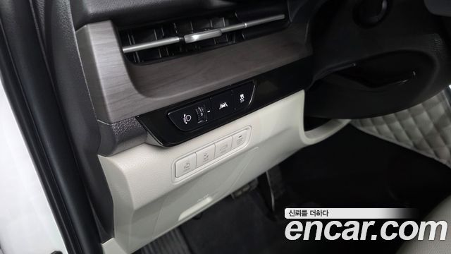 Kia Canival 2021 — photo 38