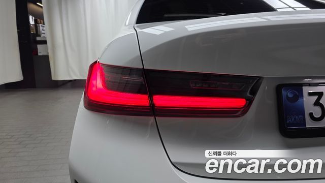 BMW 3-Series 2026 — photo 9