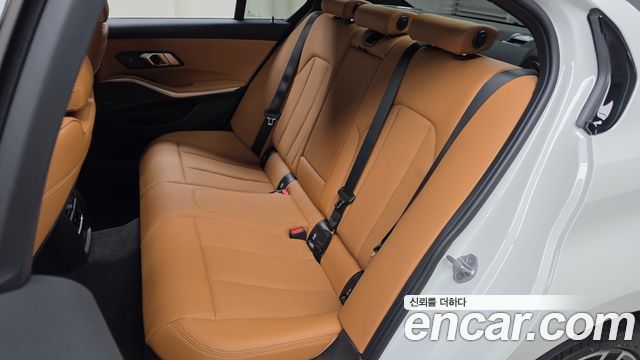 BMW 3-Series 2026 — photo 16
