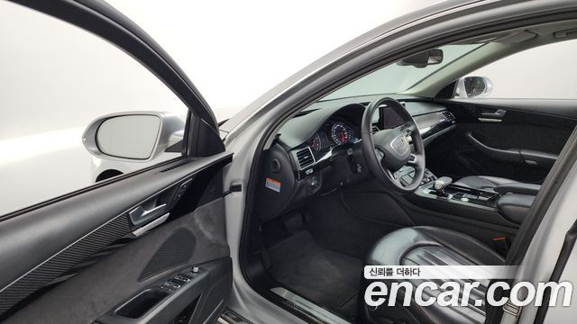 Audi A8 2013 — photo 10
