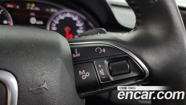Audi A8 2013 — photo 14
