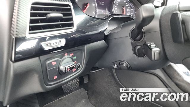Audi A8 2013 — photo 20