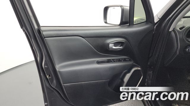 Jeep Renegade 2020 — photo 14