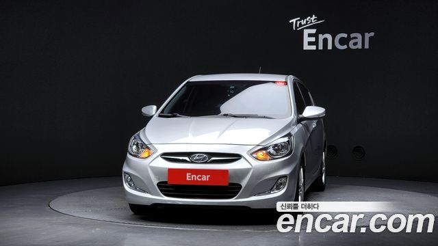 Hyundai Accent 2011 — photo 3