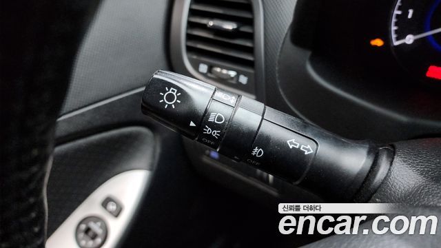 Hyundai Accent 2011 — photo 19
