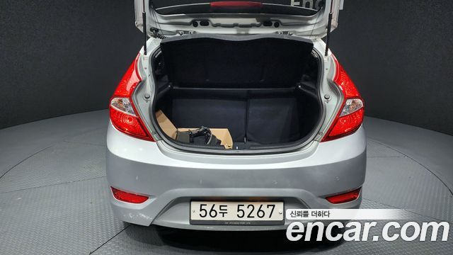 Hyundai Accent 2011 — photo 20