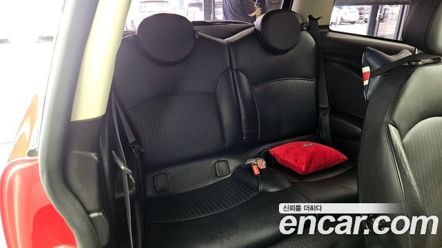Mini Cooper 2011 — photo 12