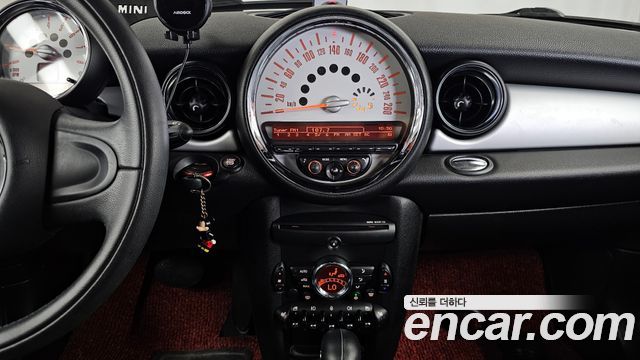 Mini Cooper 2011 — photo 16