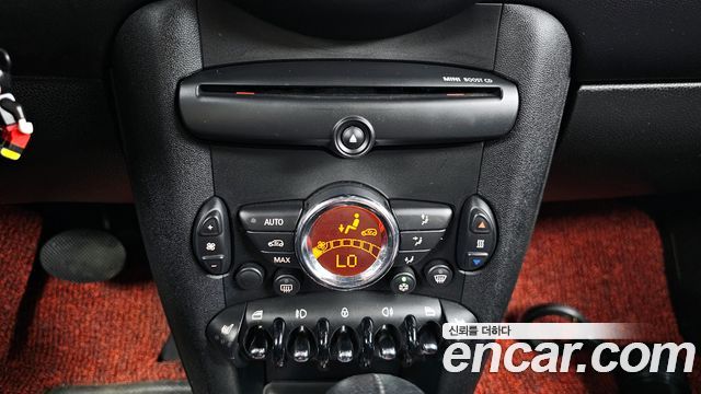 Mini Cooper 2011 — photo 17