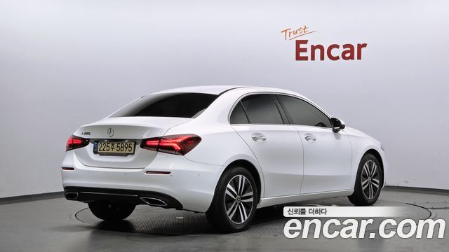 Mercedes-Benz A-Class 2021 — photo 2