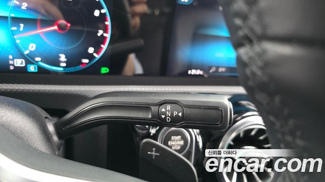 Mercedes-Benz A-Class 2021 — photo 12