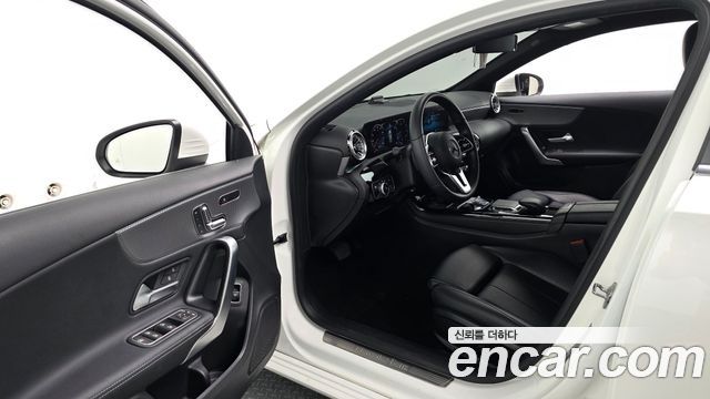 Mercedes-Benz A-Class 2021 — photo 13