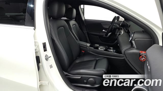 Mercedes-Benz A-Class 2021 — photo 17