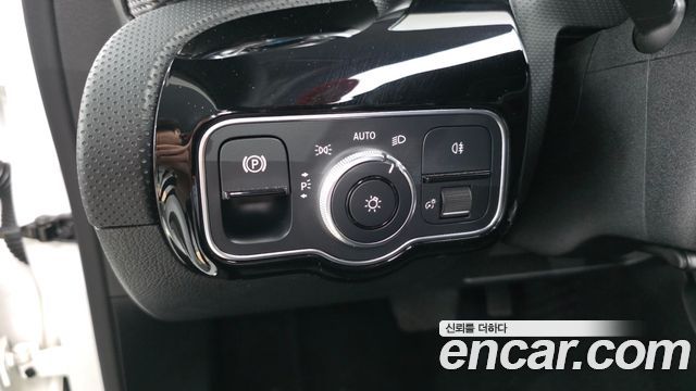 Mercedes-Benz A-Class 2021 — photo 25
