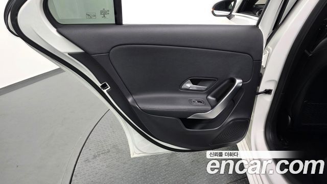 Mercedes-Benz A-Class 2021 — photo 15