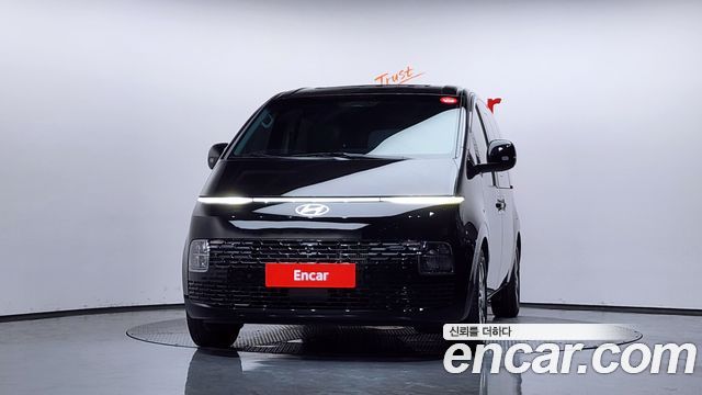 Hyundai Staria 2025 — photo 3