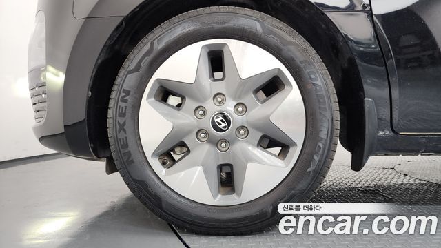 Hyundai Staria 2025 — photo 5