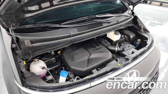 Hyundai Staria 2025 — photo 6