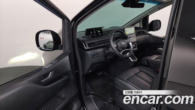 Hyundai Staria 2025 — photo 13