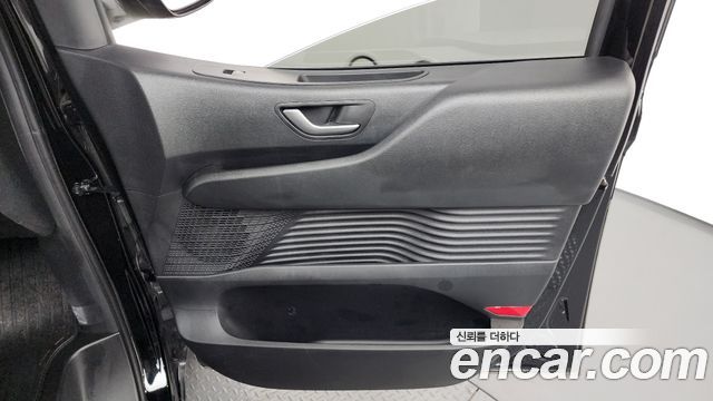 Hyundai Staria 2025 — photo 15