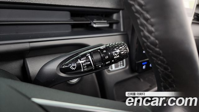 Hyundai Staria 2025 — photo 27