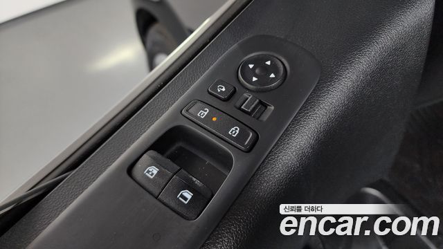 Hyundai Staria 2025 — photo 33