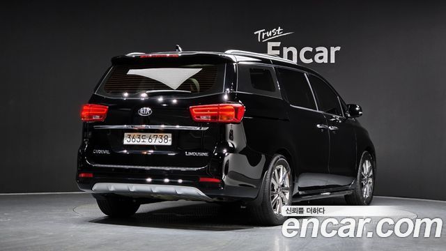 Kia Canival 2020 — photo 2