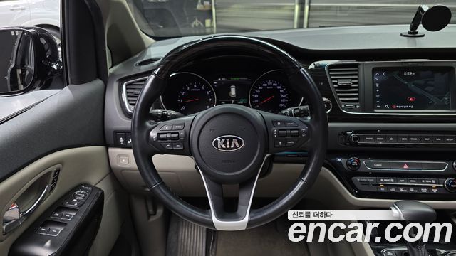 Kia Canival 2020 — photo 13