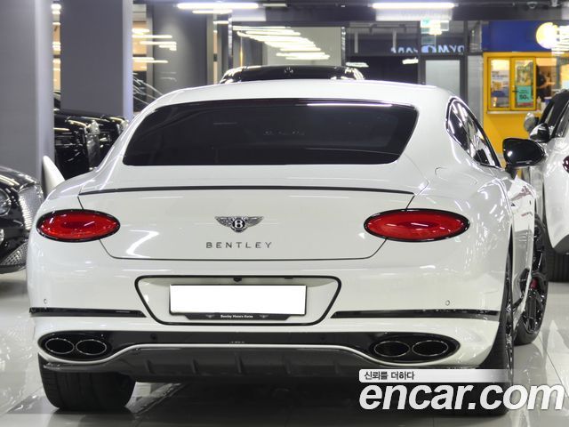 Bentley Continental 2023 — photo 3