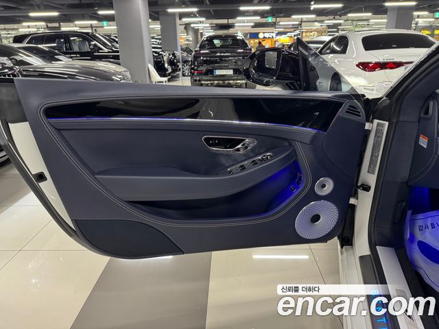 Bentley Continental 2023 — photo 7