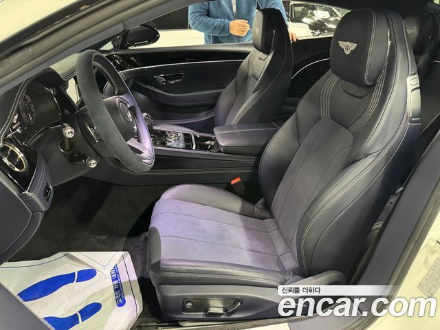 Bentley Continental 2023 — photo 8