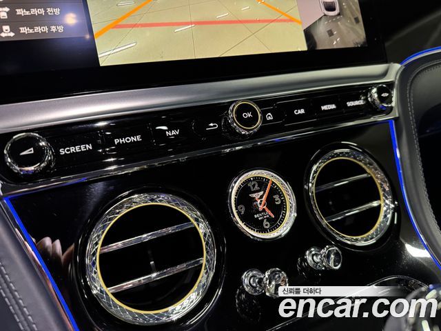 Bentley Continental 2023 — photo 10