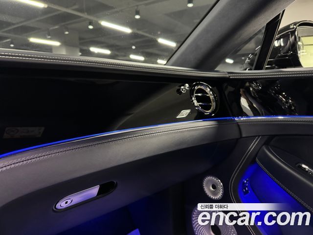 Bentley Continental 2023 — photo 18