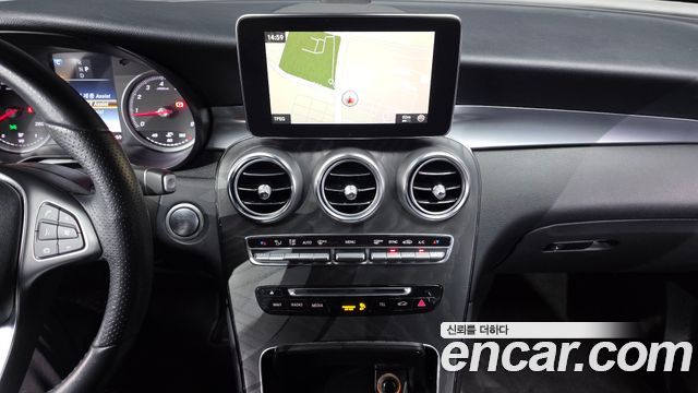 Mercedes-Benz GLC-Class 2019 — photo 19