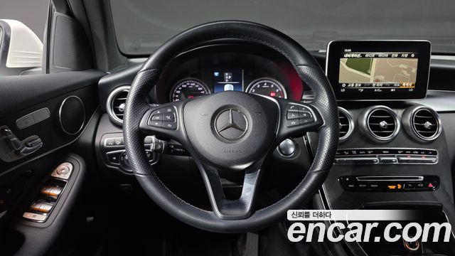 Mercedes-Benz GLC-Class 2019 — photo 20