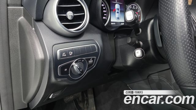 Mercedes-Benz GLC-Class 2019 — photo 26