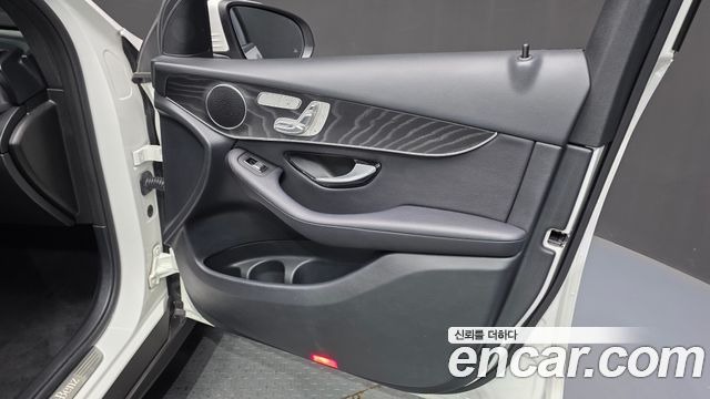 Mercedes-Benz GLC-Class 2019 — photo 14