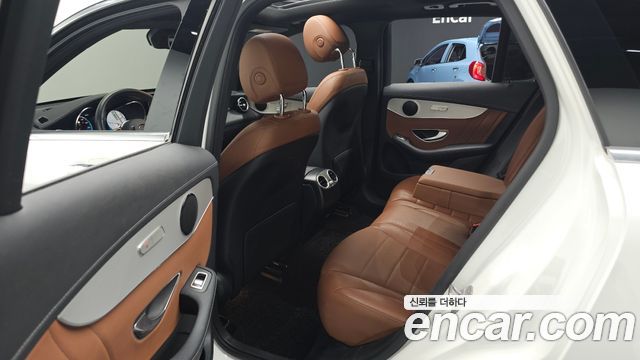Mercedes-Benz GLC-Class 2021 — photo 18