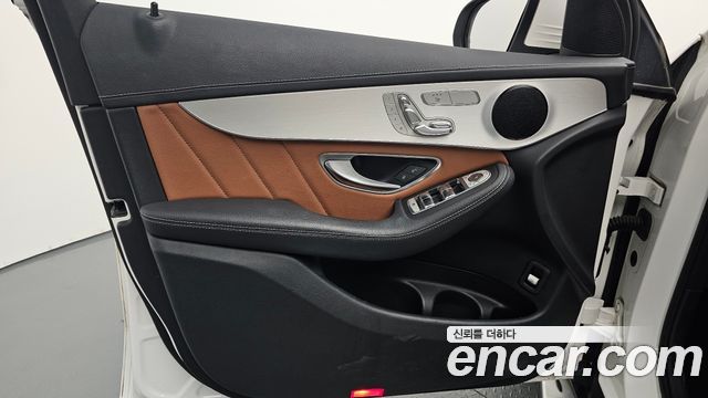 Mercedes-Benz GLC-Class 2021 — photo 14