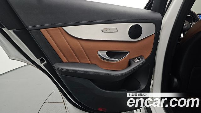 Mercedes-Benz GLC-Class 2021 — photo 15