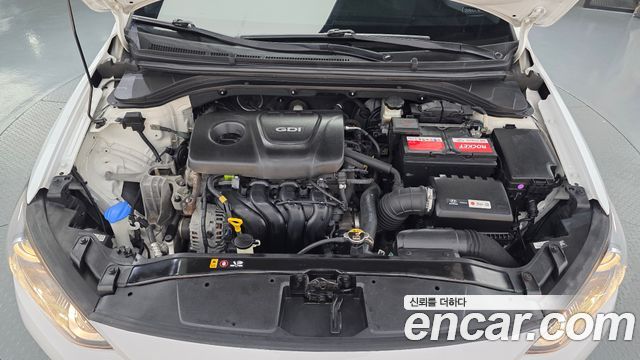 Hyundai AVANTE 2017 — photo 6