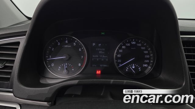 Hyundai AVANTE 2017 — photo 8